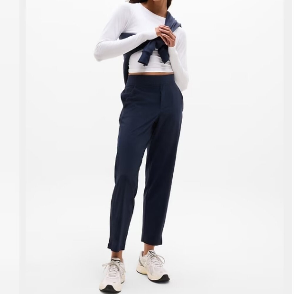 Like New! Athleta Brooklyn Mid Rise Ankle Pant Wrinkle-Resistant Navy Size 0